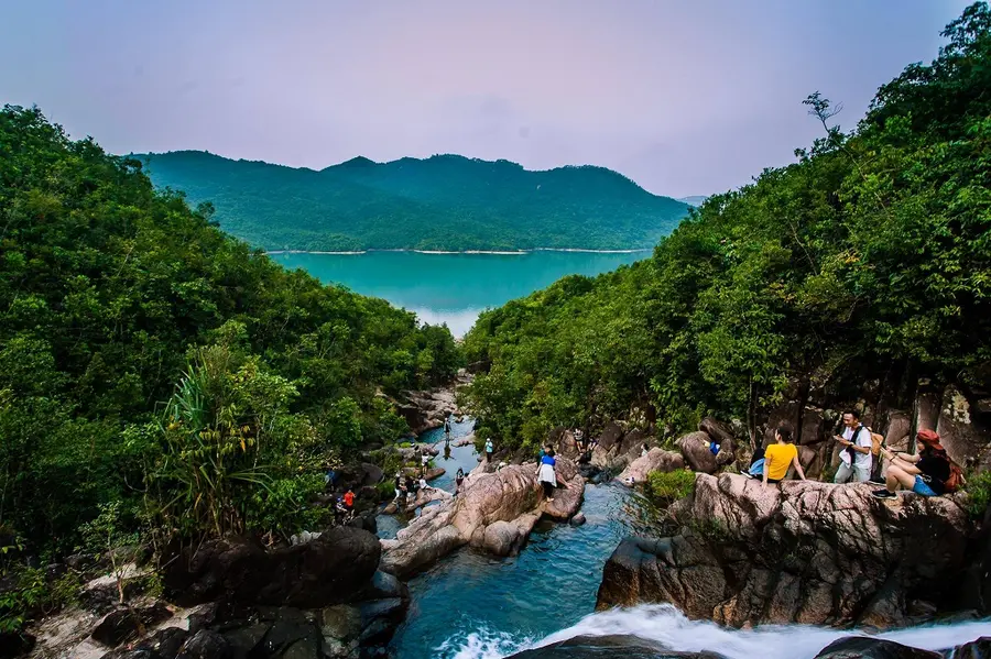 Cảnh đẹp và thông tin Thác Hầm Hô